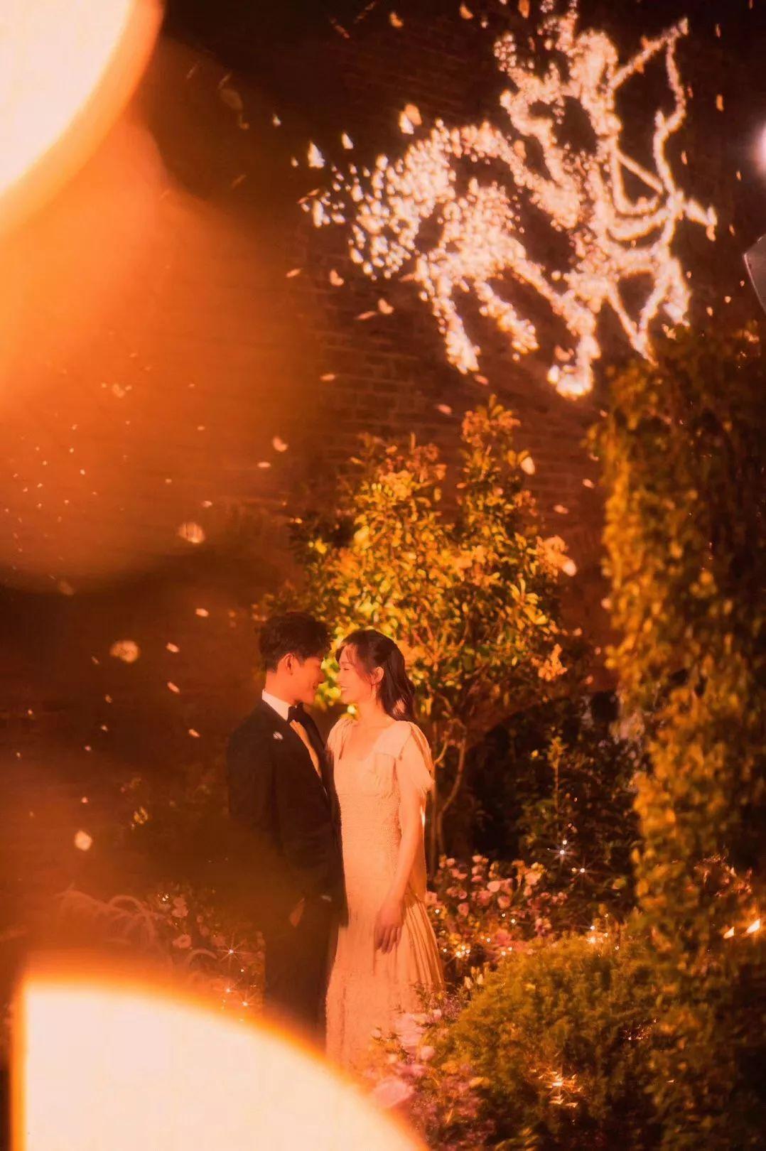 王光美逝世后,追悼会上出现了2位特殊的人,让在场的人为之动容