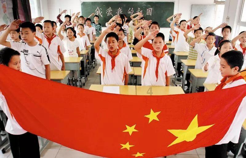 一个女生喜欢两个男生是海王或者渣女吗?,解决你的问题